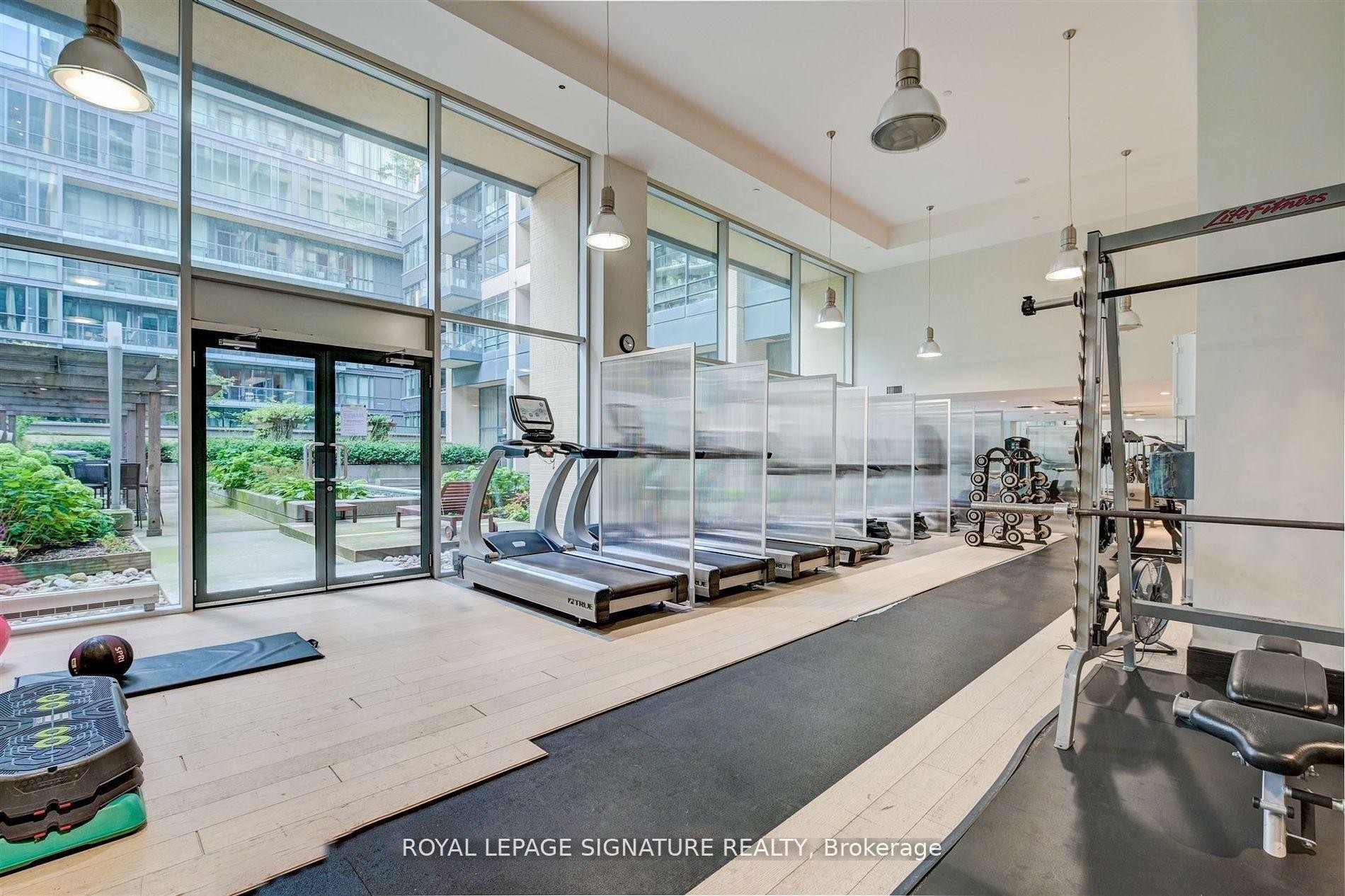 1405-438 King Street W, Toronto, ON - Indoor Photo Showing Gym Room