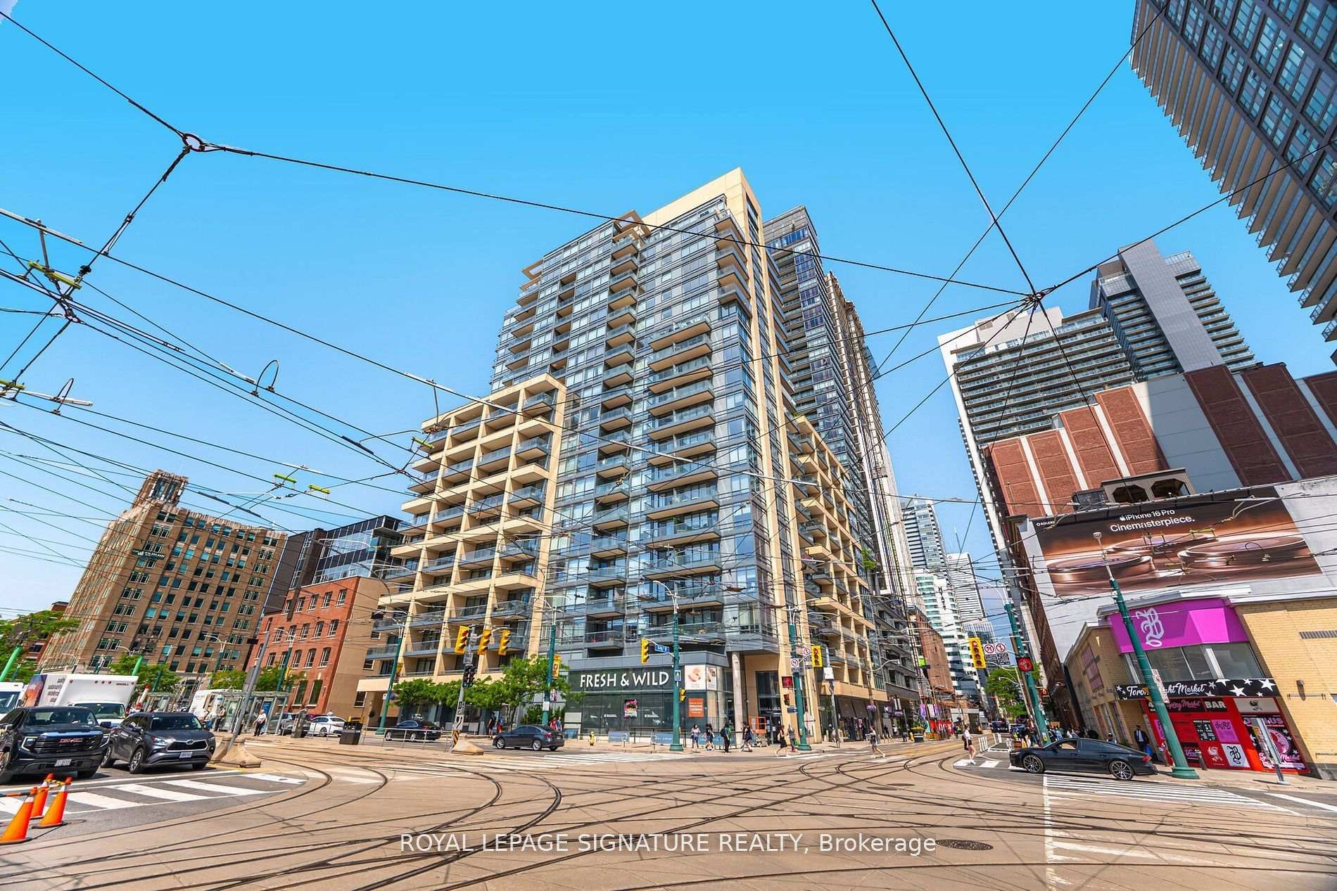 1405-438 King Street W, Toronto, ON - Outdoor With Facade