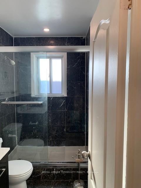 Main-5 Compton Drive, Toronto, ON - Indoor Photo Showing Bathroom