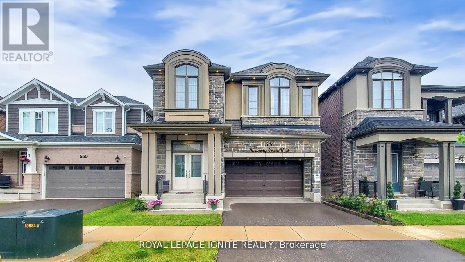 546 Kennedy Circle W, Milton, ON - Outdoor With Facade