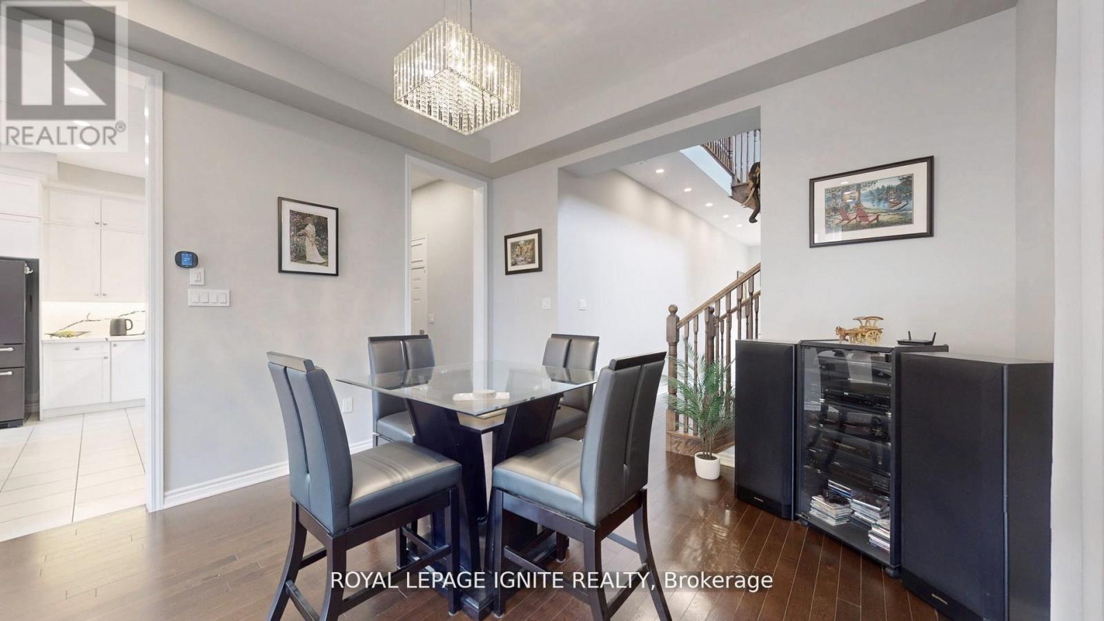 546 Kennedy Circle W, Milton, ON - Indoor Photo Showing Dining Room