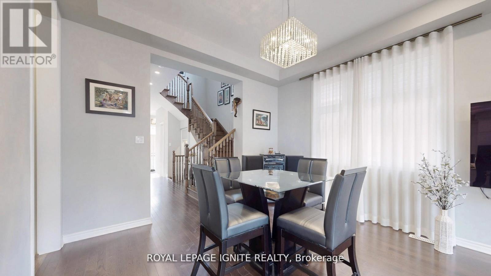 546 Kennedy Circle W, Milton, ON - Indoor Photo Showing Dining Room