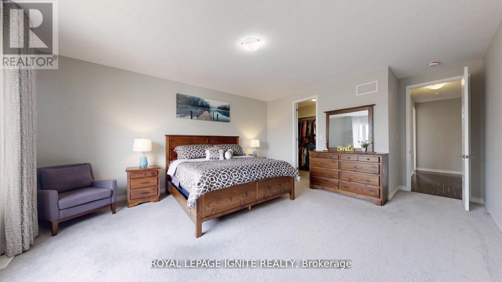 546 Kennedy Circle W, Milton, ON - Indoor Photo Showing Bedroom