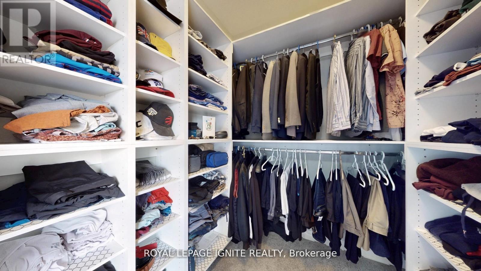 546 Kennedy Circle W, Milton, ON - Indoor With Storage