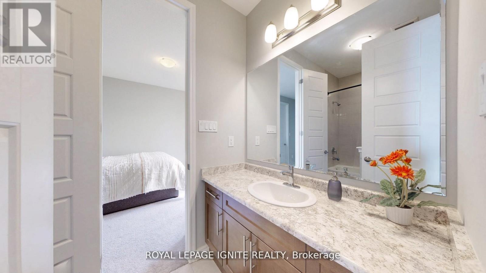 546 Kennedy Circle W, Milton, ON - Indoor Photo Showing Bathroom