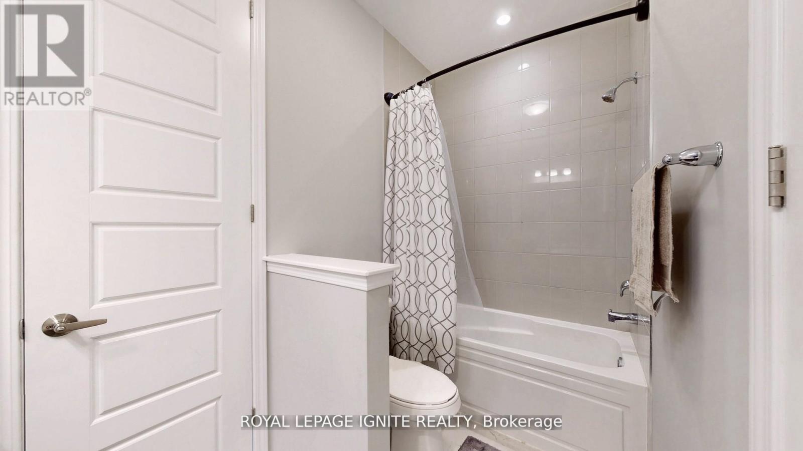 546 Kennedy Circle W, Milton, ON - Indoor Photo Showing Bathroom