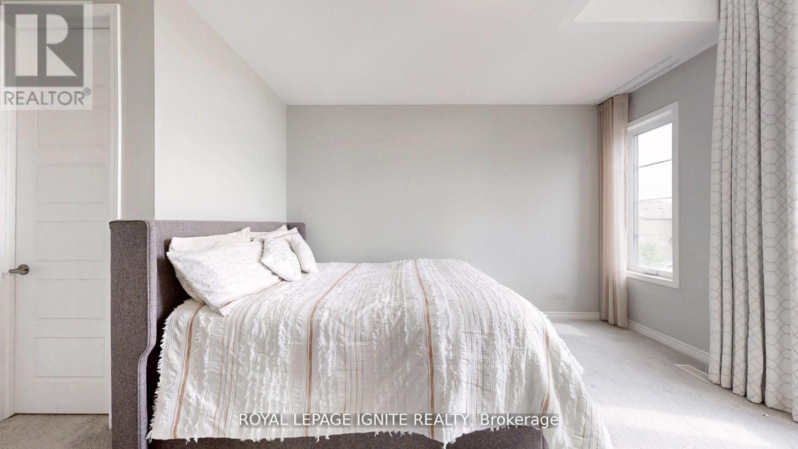 546 Kennedy Circle W, Milton, ON - Indoor Photo Showing Bedroom