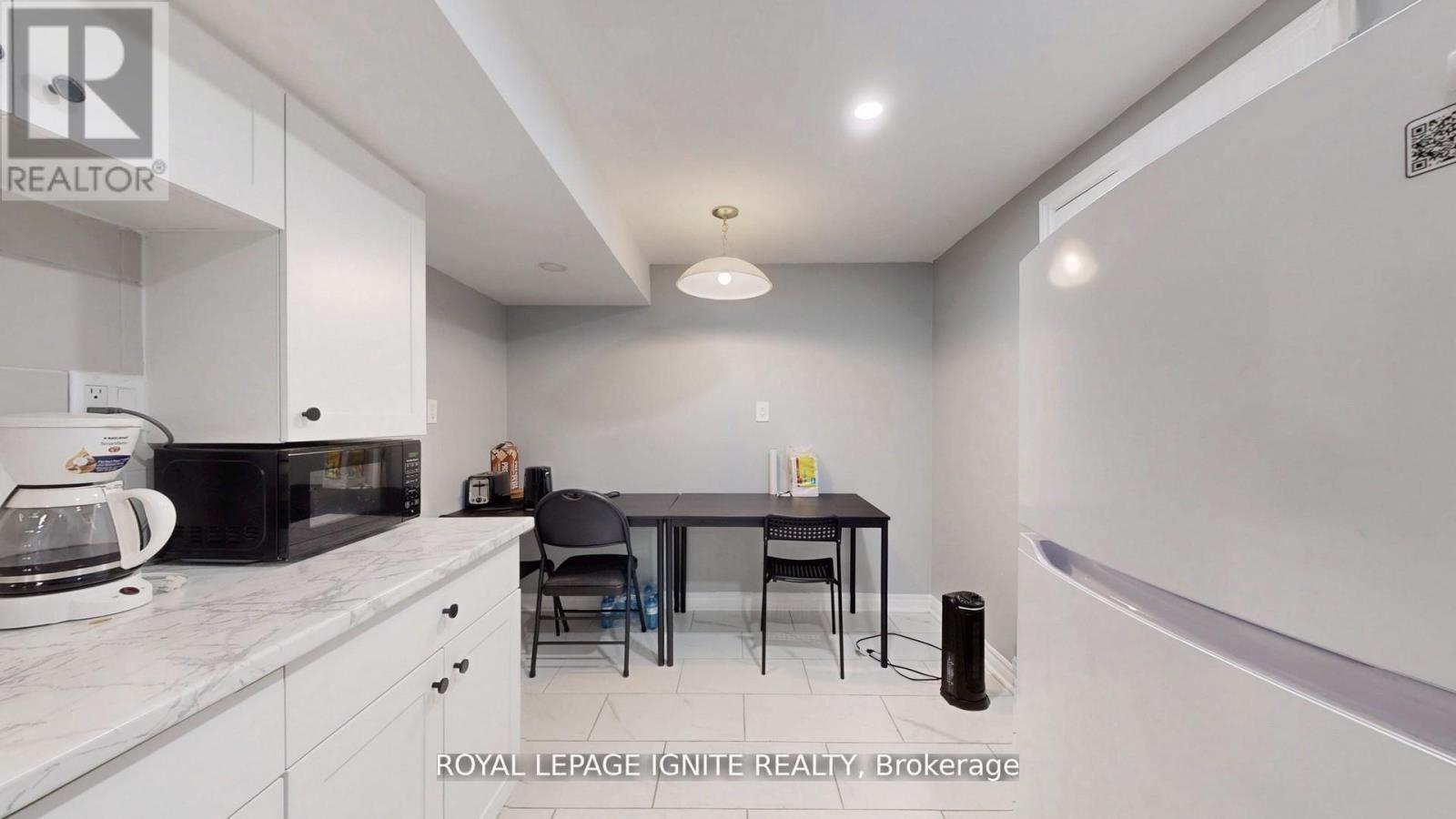 546 Kennedy Circle W, Milton, ON - Indoor Photo Showing Other Room