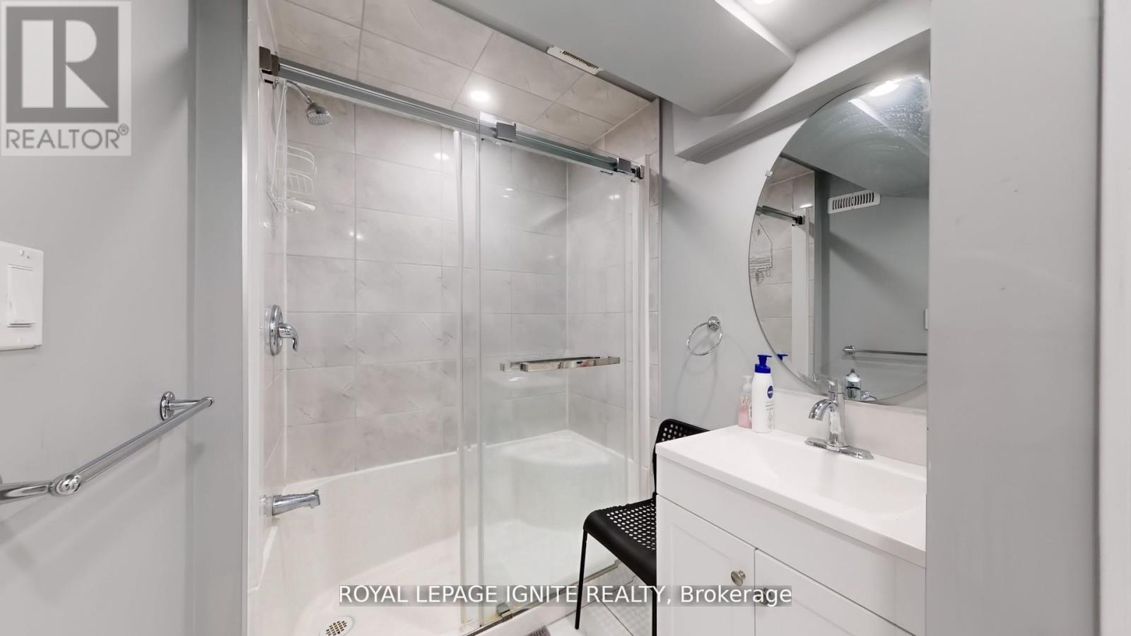 546 Kennedy Circle W, Milton, ON - Indoor Photo Showing Bathroom