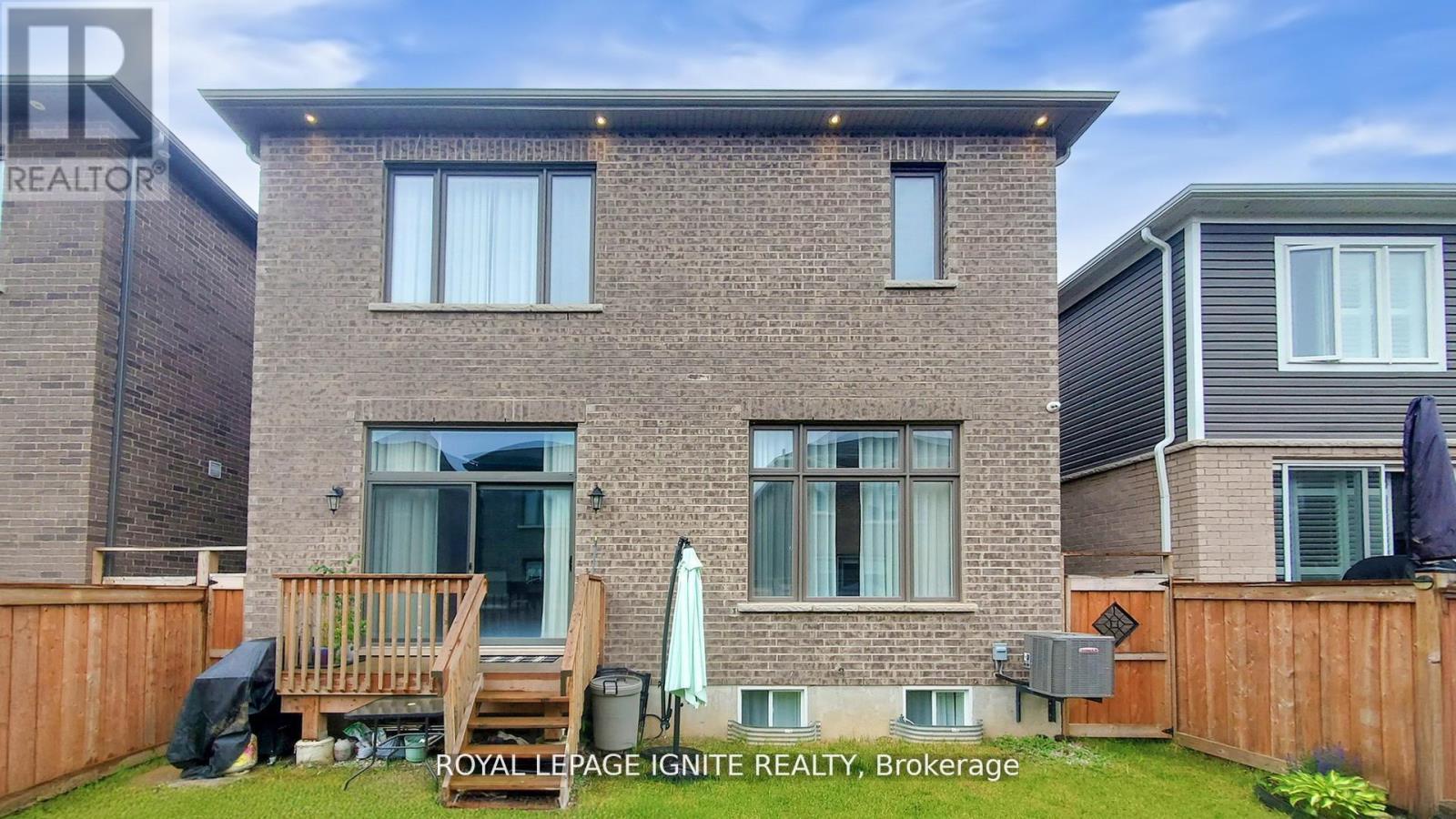 546 Kennedy Circle W, Milton, ON - Outdoor With Exterior