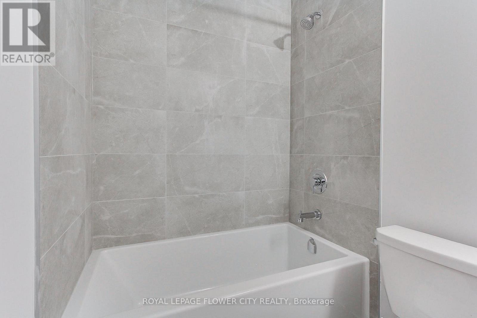 1808 - 3240 William Coltson Avenue E, Oakville, ON - Indoor Photo Showing Bathroom