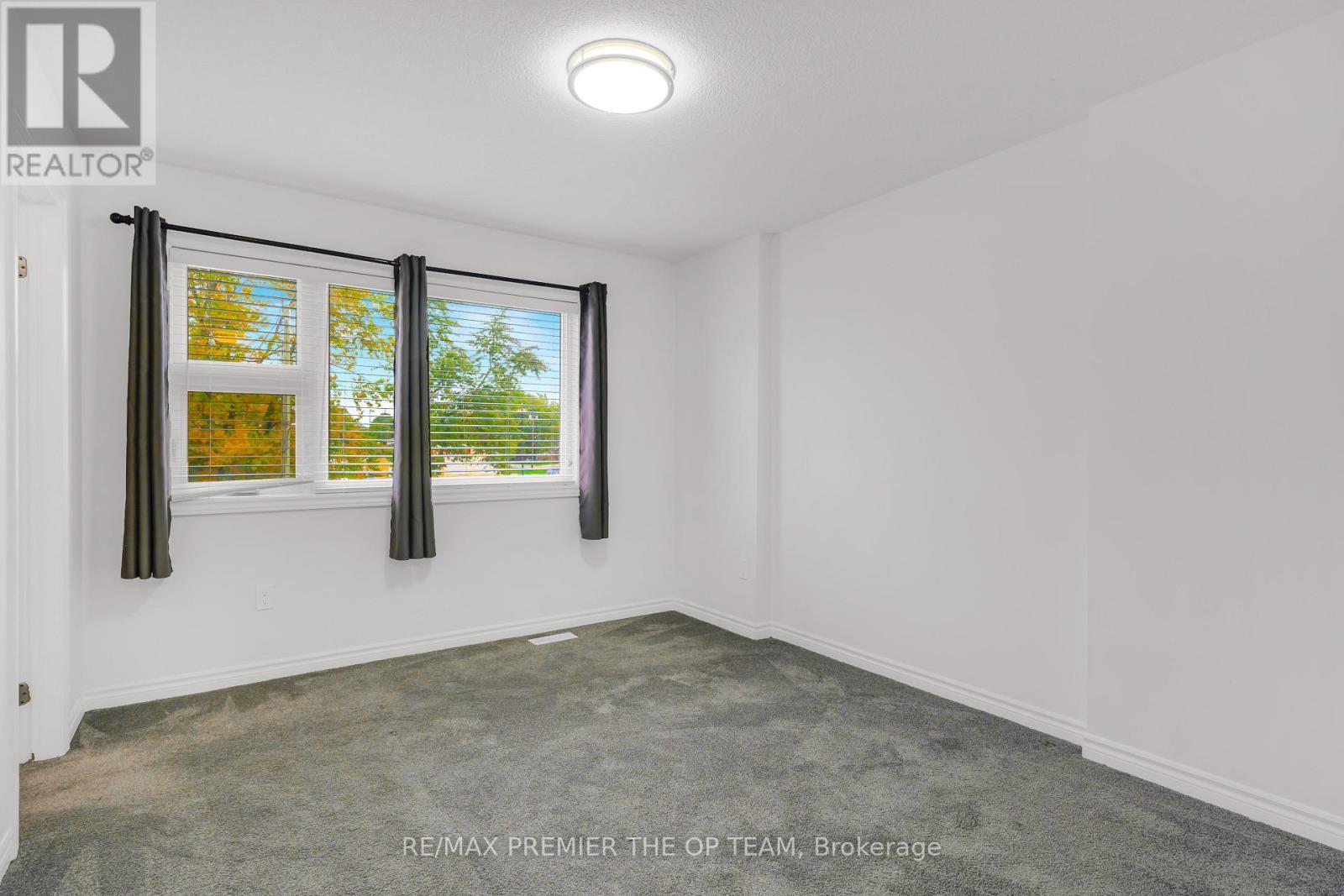 224 St George Street, West Perth, ON - Indoor Photo Showing Other Room