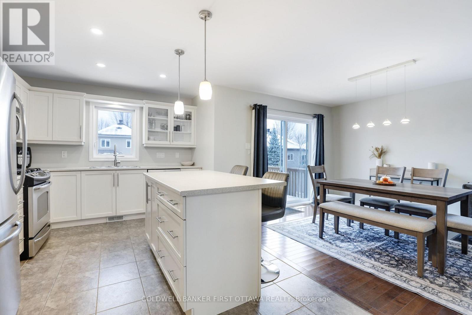 21 Constantineau Street, The Nation, ON - Indoor Photo Showing Kitchen With Upgraded Kitchen