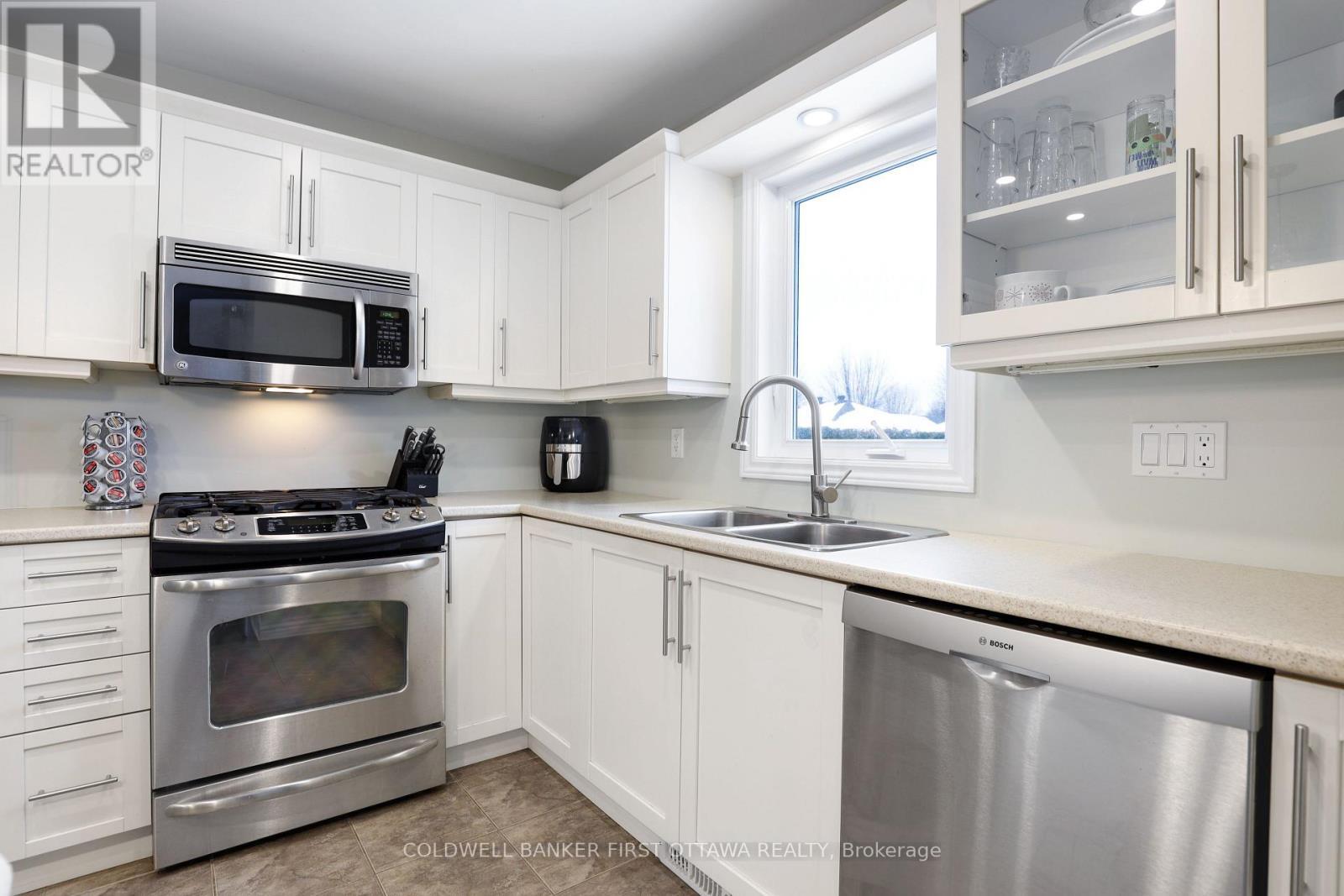 21 Constantineau Street, The Nation, ON - Indoor Photo Showing Kitchen With Double Sink