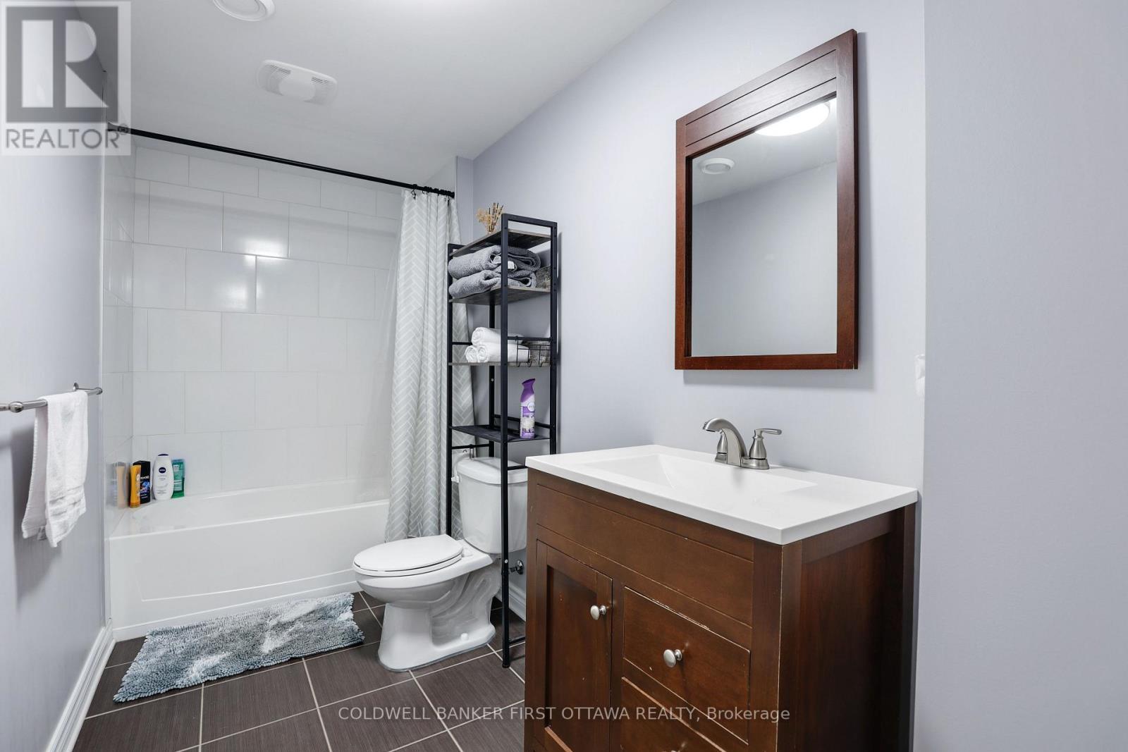 21 Constantineau Street, The Nation, ON - Indoor Photo Showing Bathroom