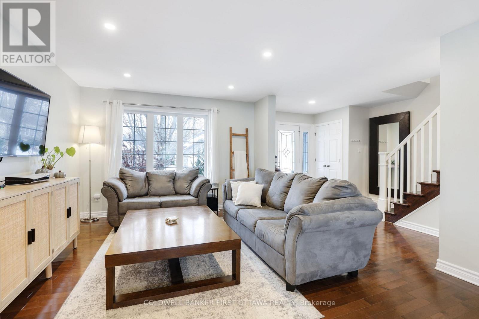 21 Constantineau Street, The Nation, ON - Indoor Photo Showing Living Room