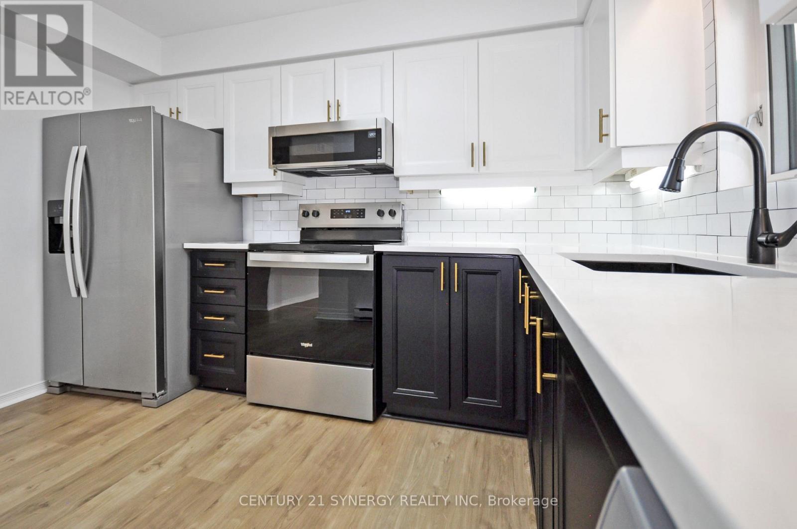 Kitchen - 505 - 330 Centrum Boulevard, Ottawa, ON - Indoor Photo Showing Kitchen With Stainless Steel Kitchen With Upgraded Kitchen