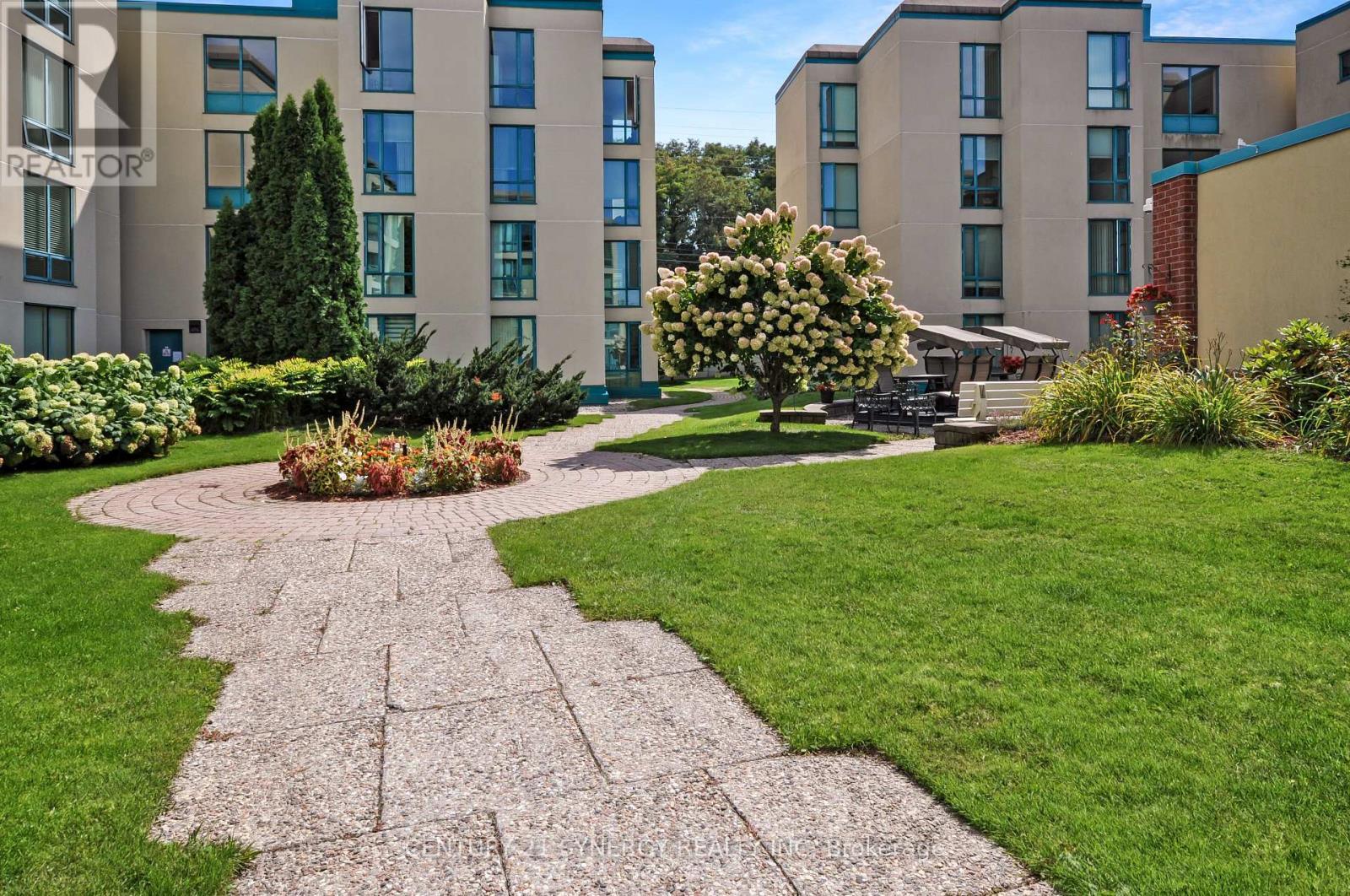 Court Yard - 505 - 330 Centrum Boulevard, Ottawa, ON - Outdoor