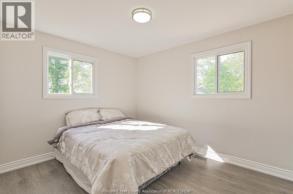 262 Cotterie Park, Leamington, ON - Indoor Photo Showing Bedroom