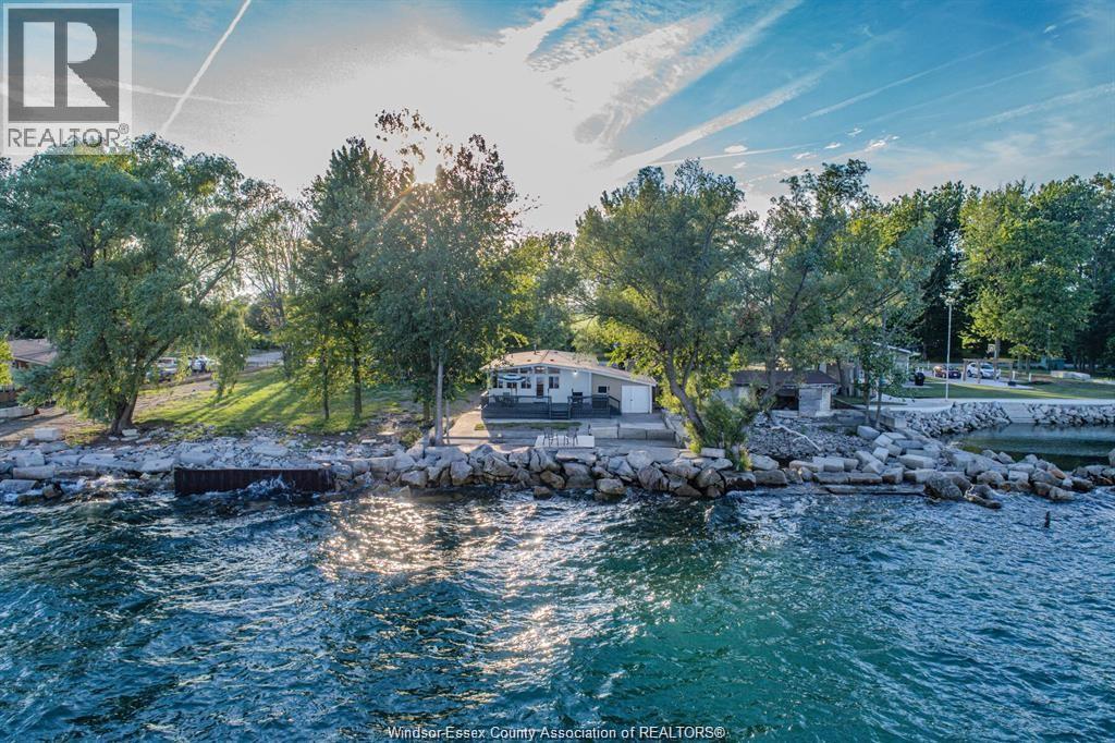 262 Cotterie Park, Leamington, ON - Outdoor With Body Of Water With View