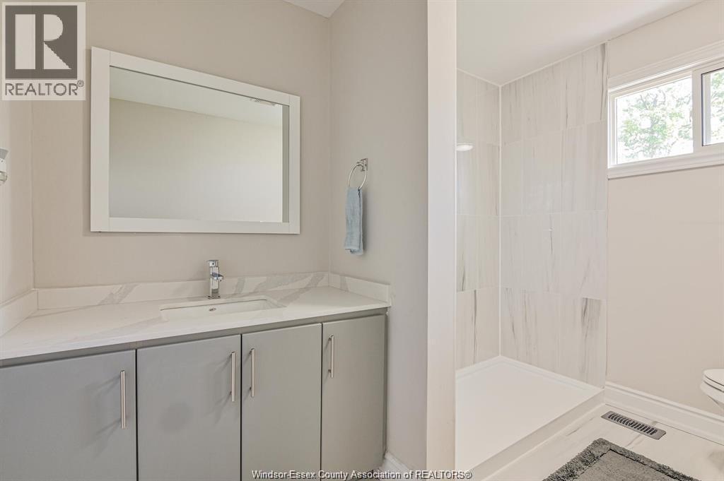262 Cotterie Park, Leamington, ON - Indoor Photo Showing Bathroom