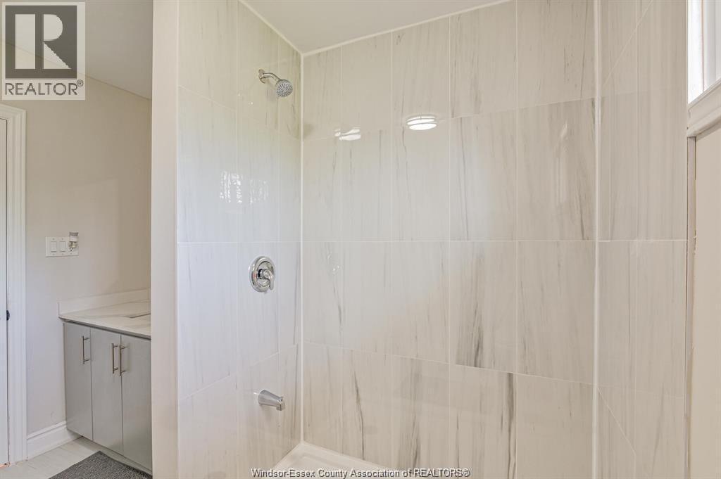 262 Cotterie Park, Leamington, ON - Indoor Photo Showing Bathroom