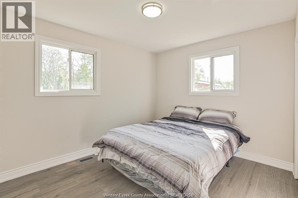 262 Cotterie Park, Leamington, ON - Indoor Photo Showing Bedroom