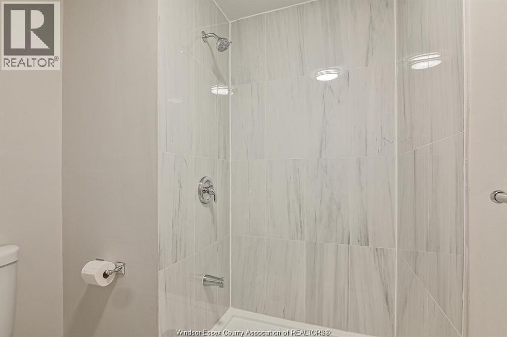 262 Cotterie Park, Leamington, ON - Indoor Photo Showing Bathroom