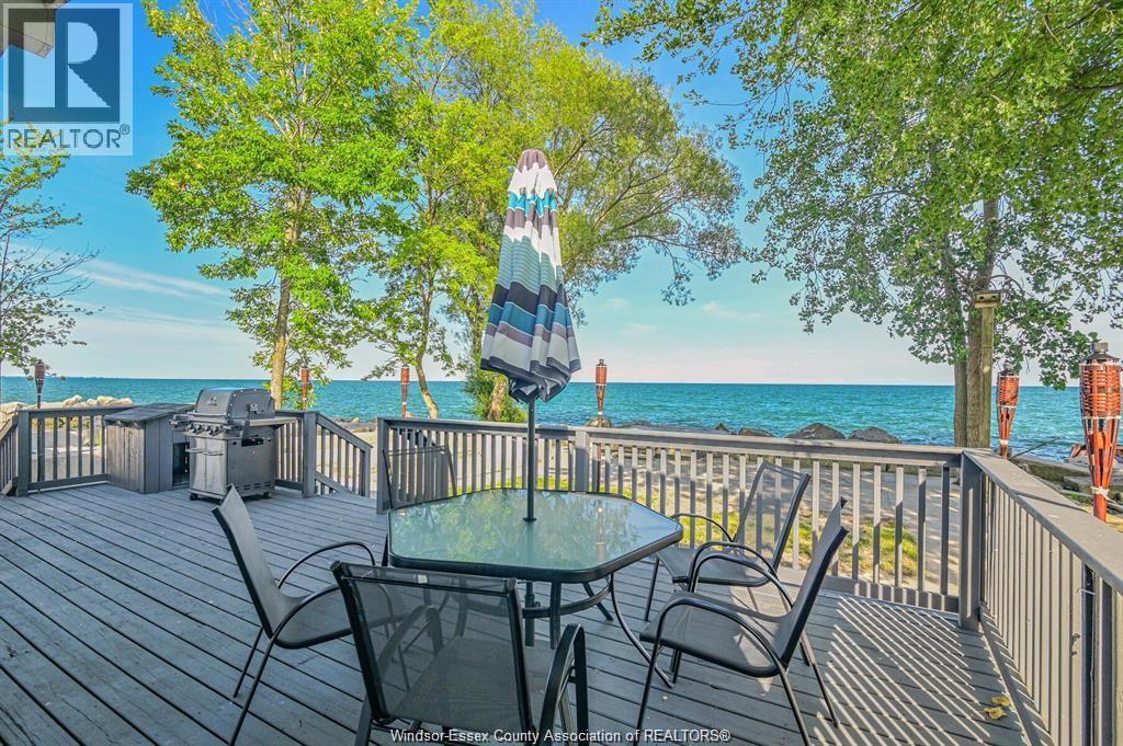 262 Cotterie Park, Leamington, ON - Outdoor With Body Of Water