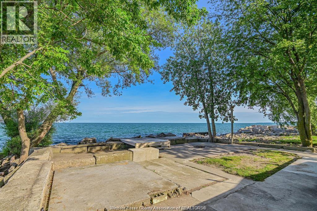 262 Cotterie Park, Leamington, ON - Outdoor With Body Of Water With View