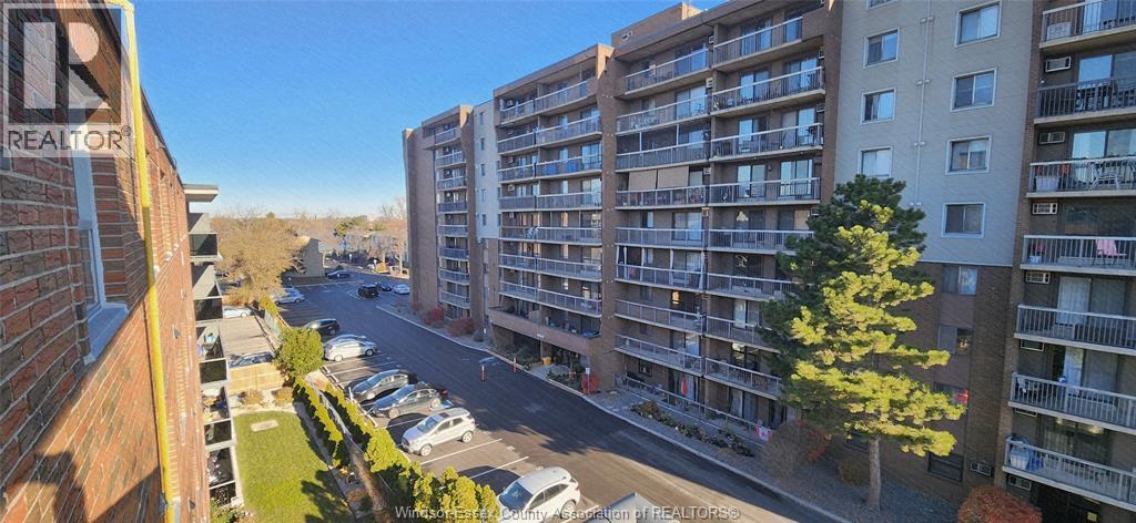 3900 Wyandotte Street East Unit# 519, Windsor, ON - Outdoor With Balcony With Facade