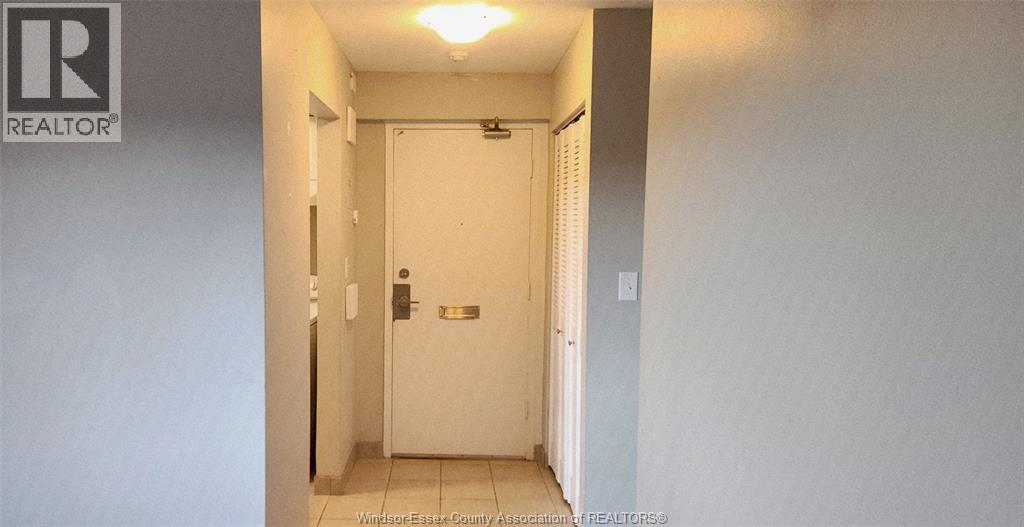3900 Wyandotte Street East Unit# 519, Windsor, ON - Indoor Photo Showing Other Room