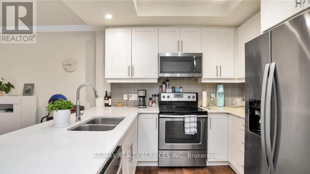 1205 - 505 Talbot Street, London East, ON - Indoor Photo Showing Kitchen With Stainless Steel Kitchen With Double Sink With Upgraded Kitchen