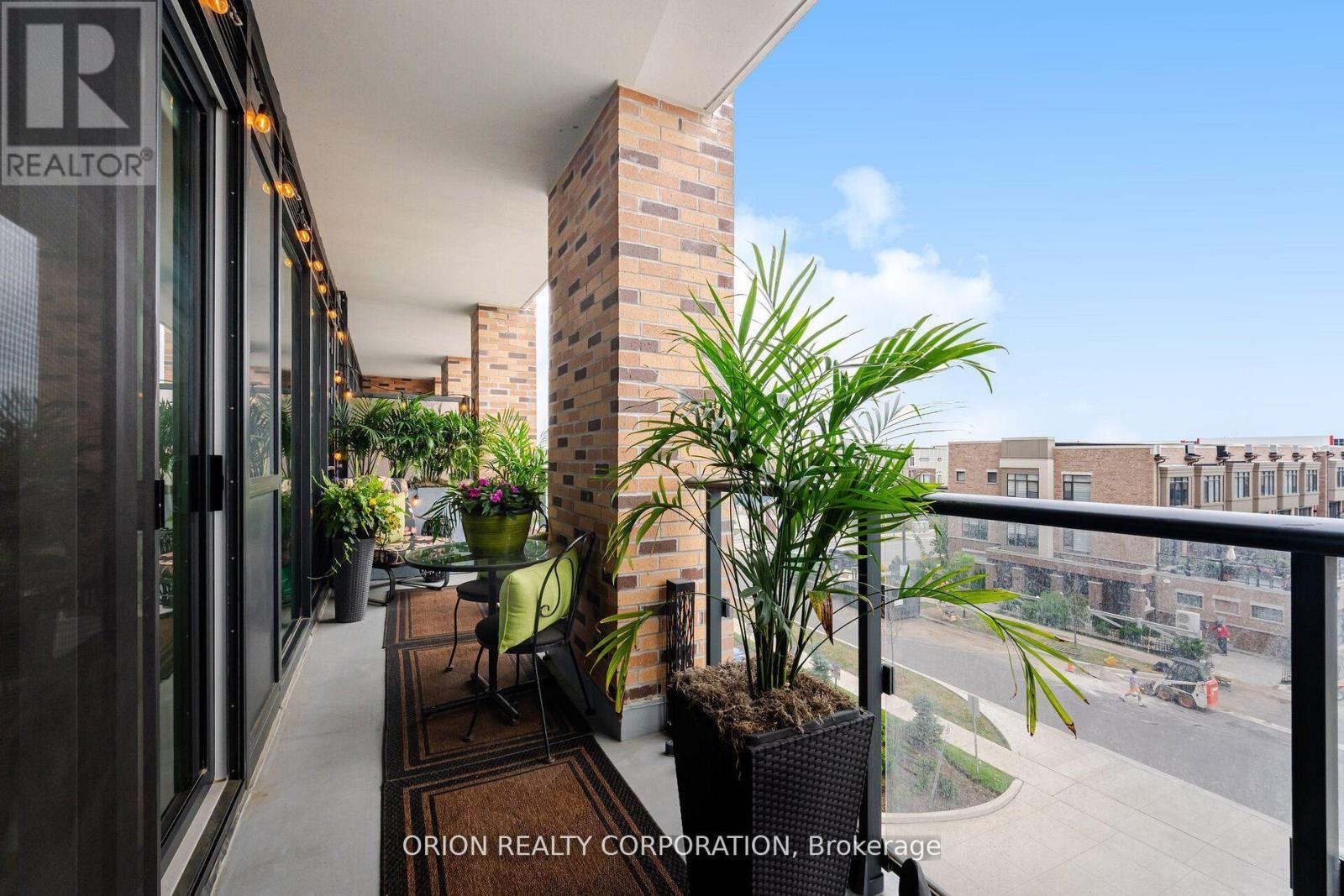 303 - 100 Eagle Rock Way, Vaughan, ON - Outdoor