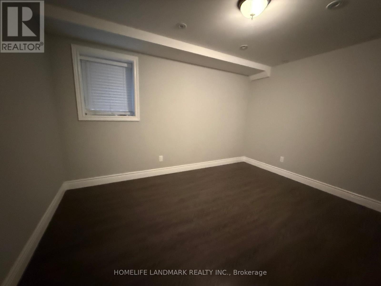 Lower - 325 Bathurst Glen Drive, Vaughan, ON - Indoor Photo Showing Other Room