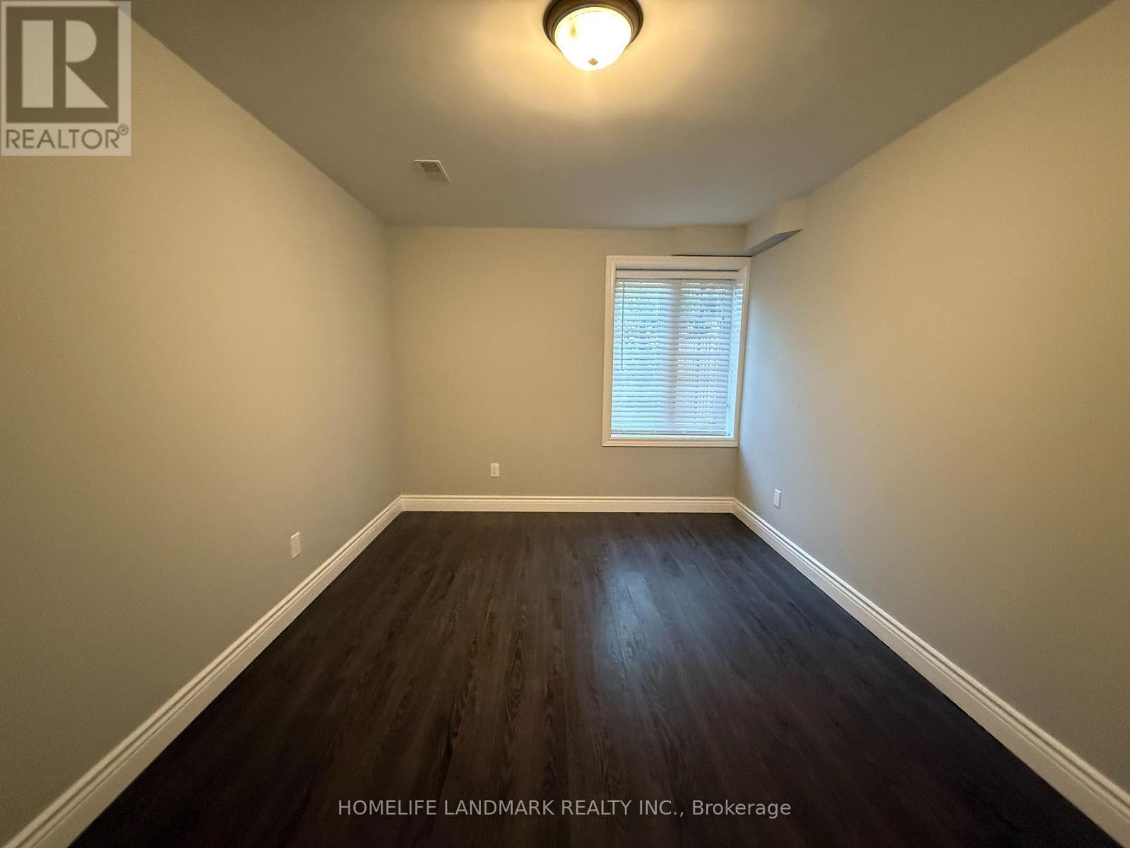 Lower - 325 Bathurst Glen Drive, Vaughan, ON - Indoor Photo Showing Other Room