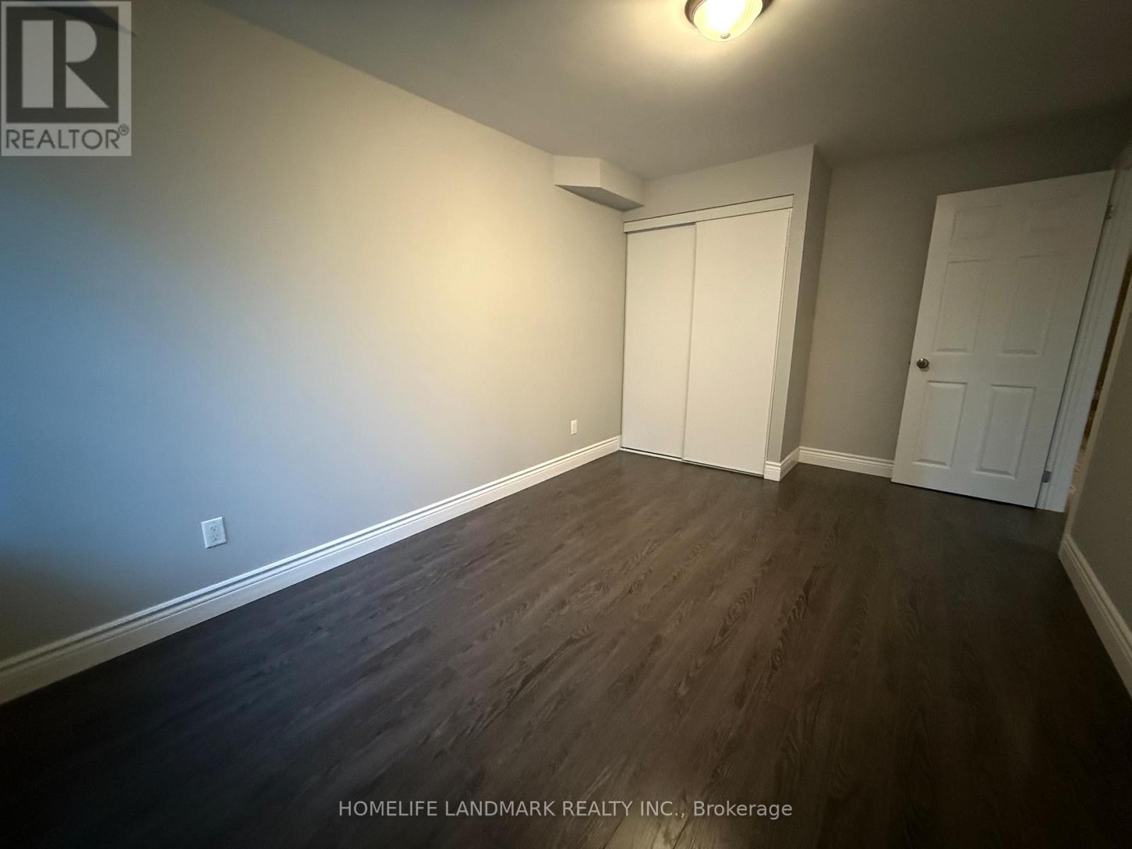 Lower - 325 Bathurst Glen Drive, Vaughan, ON - Indoor Photo Showing Other Room