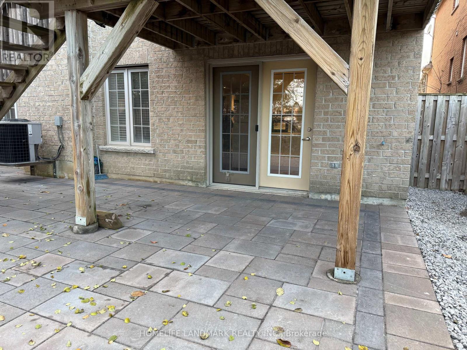 Lower - 325 Bathurst Glen Drive, Vaughan, ON - Outdoor