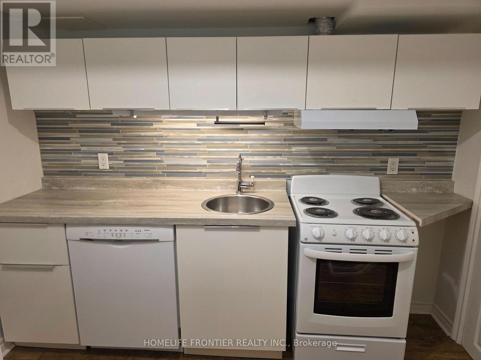 Lower - 126 Vittorio De Luca Drive, Vaughan, ON - Indoor Photo Showing Kitchen