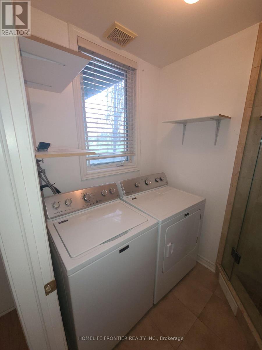 Lower - 126 Vittorio De Luca Drive, Vaughan, ON - Indoor Photo Showing Laundry Room