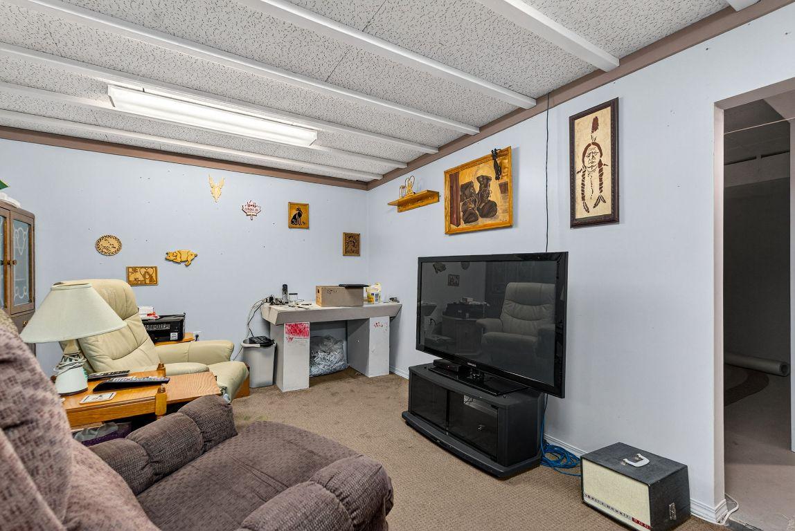 13-1800 Parkview Crescent, Kelowna, BC - Indoor Photo Showing Other Room