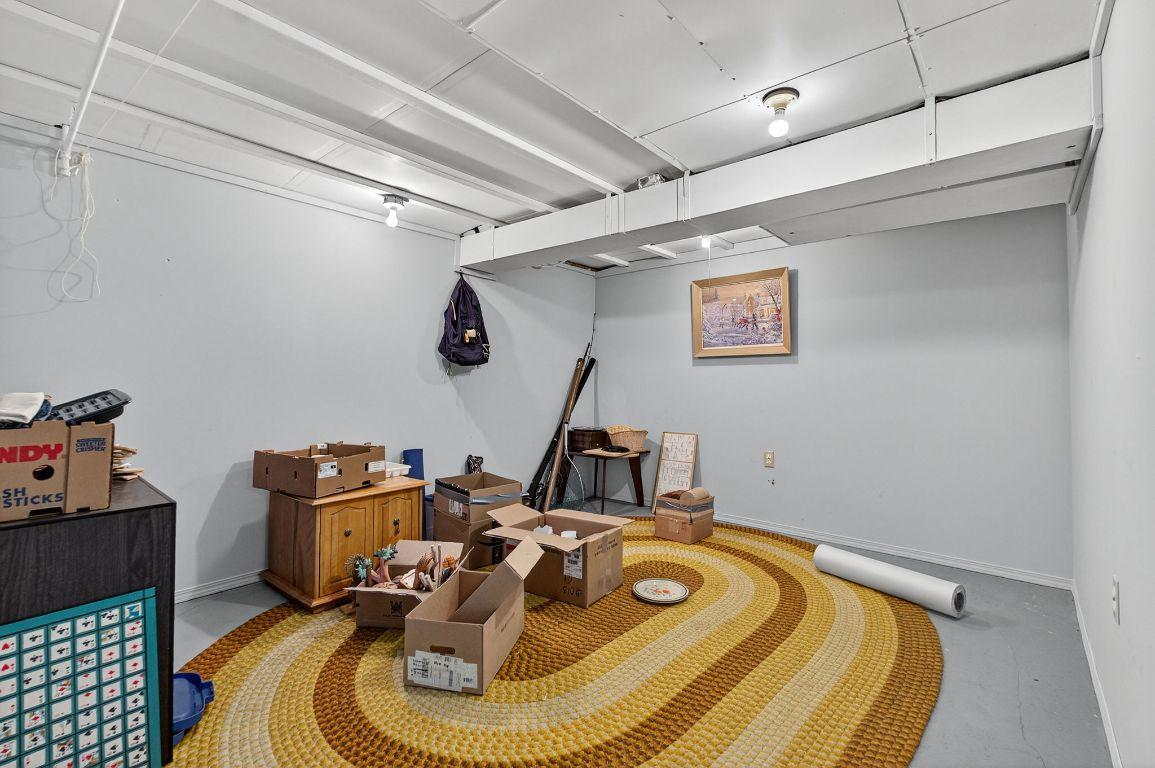 13-1800 Parkview Crescent, Kelowna, BC - Indoor