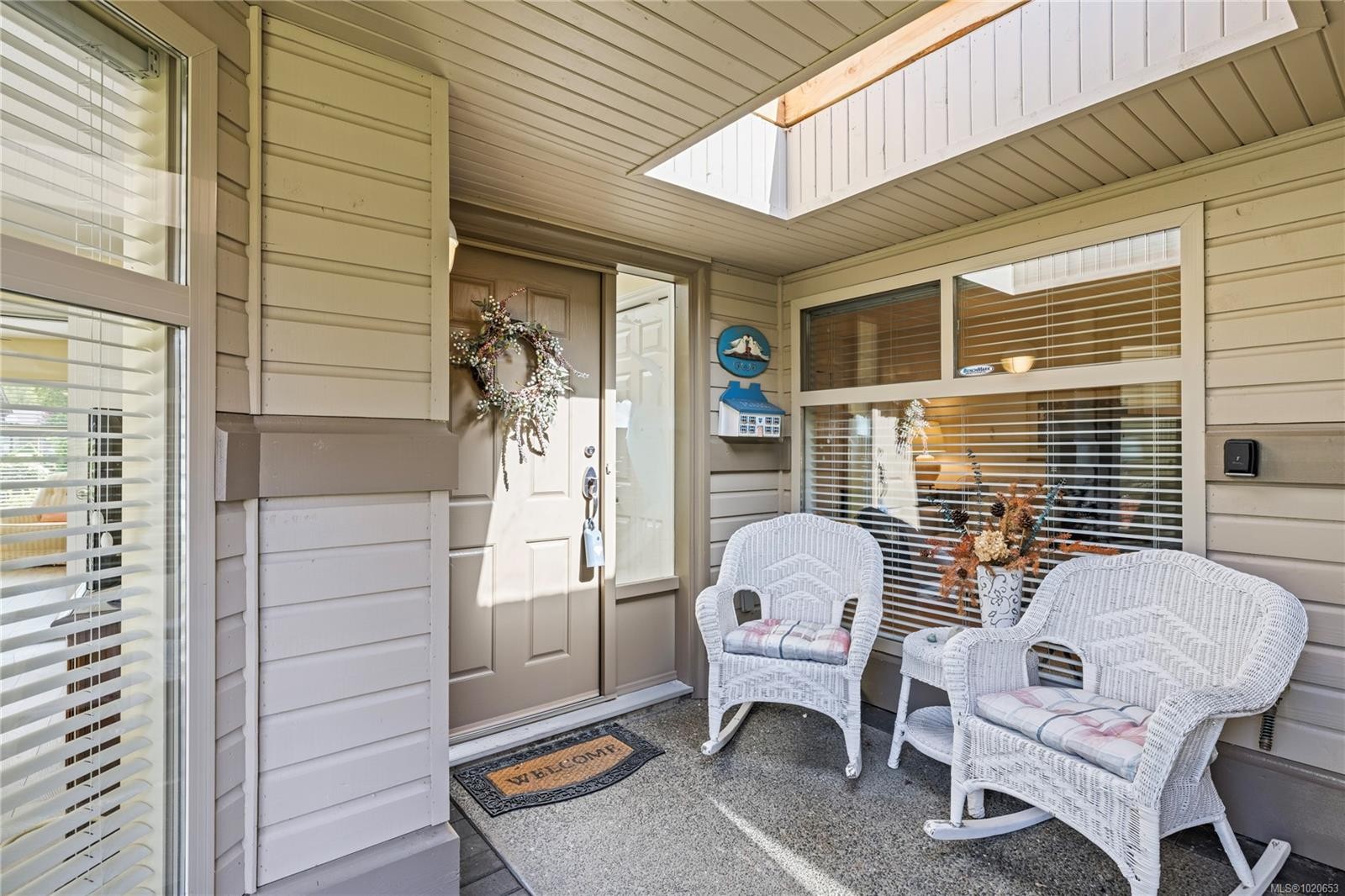 912 Lakes Blvd, French Creek, BC