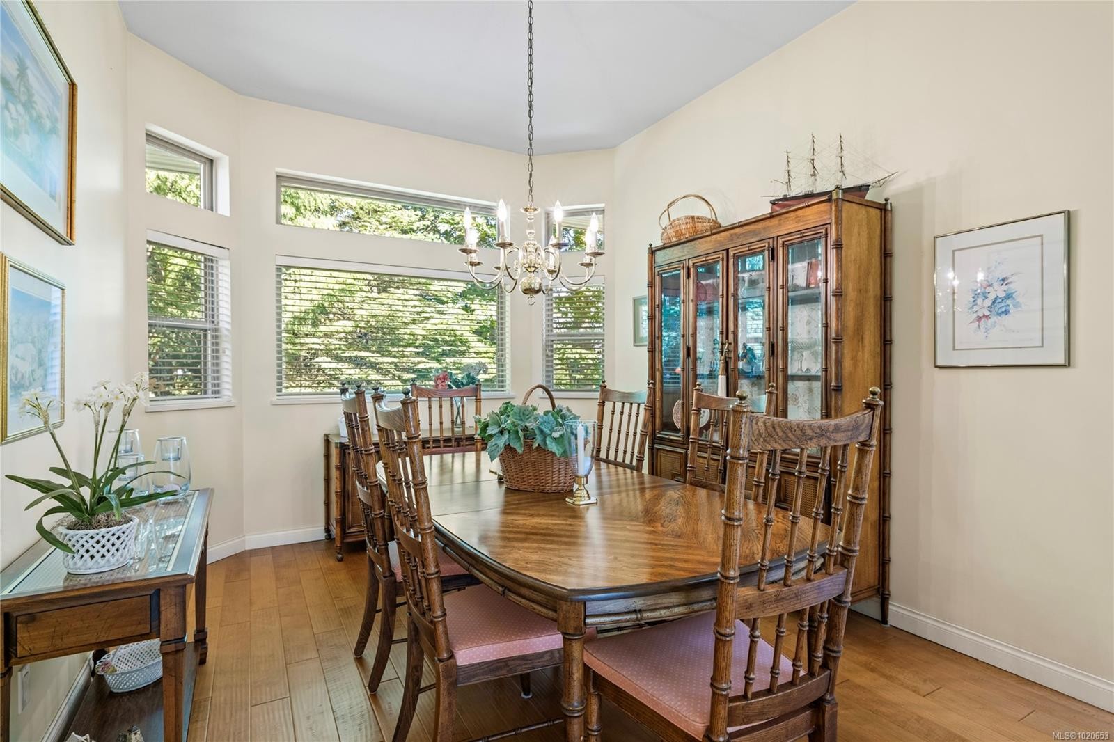 912 Lakes Blvd, French Creek, BC