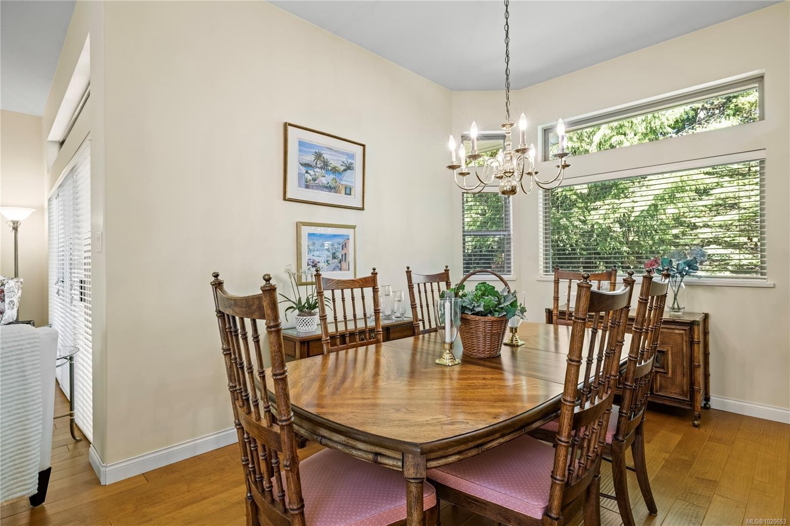 912 Lakes Blvd, French Creek, BC