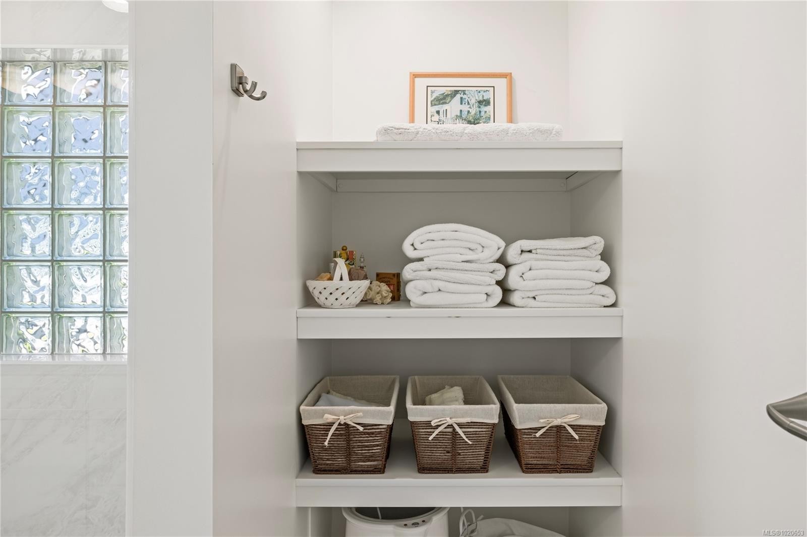 912 Lakes Blvd, French Creek, BC