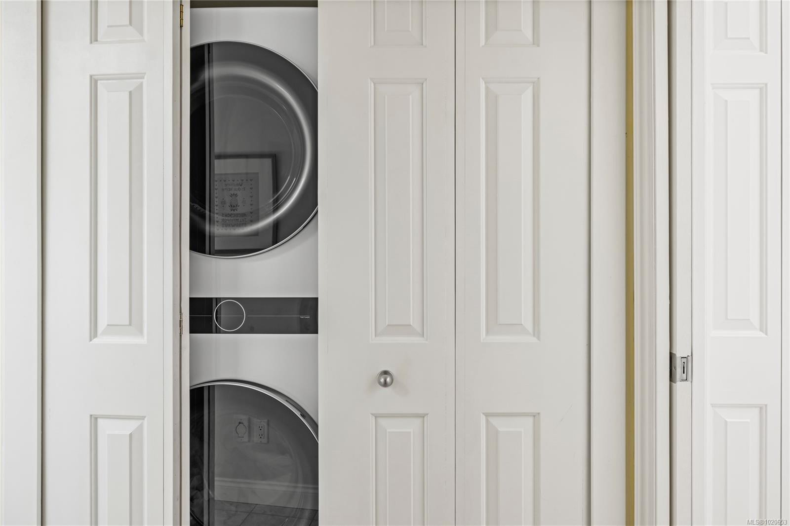 912 Lakes Blvd, French Creek, BC