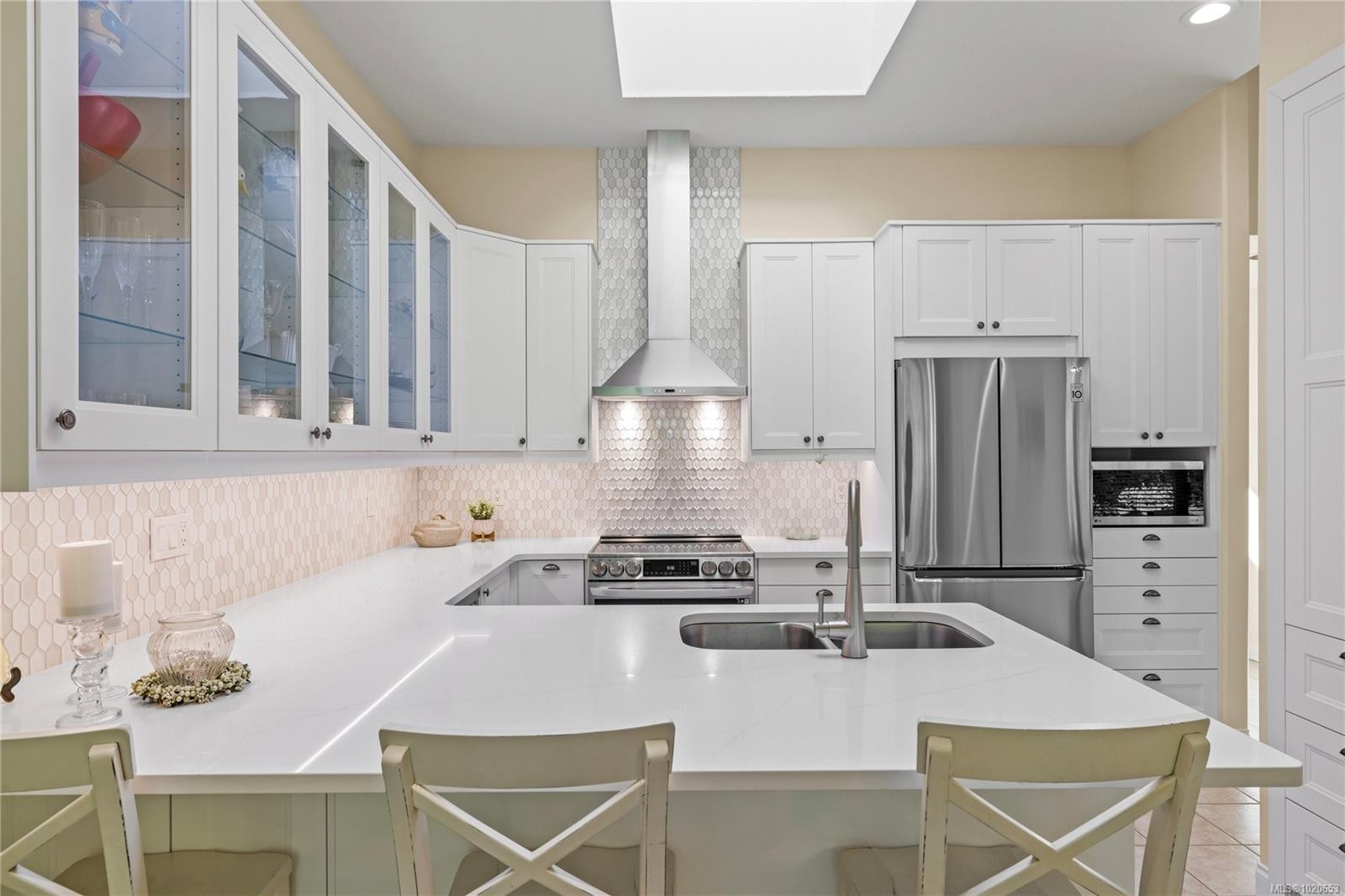 912 Lakes Blvd, French Creek, BC