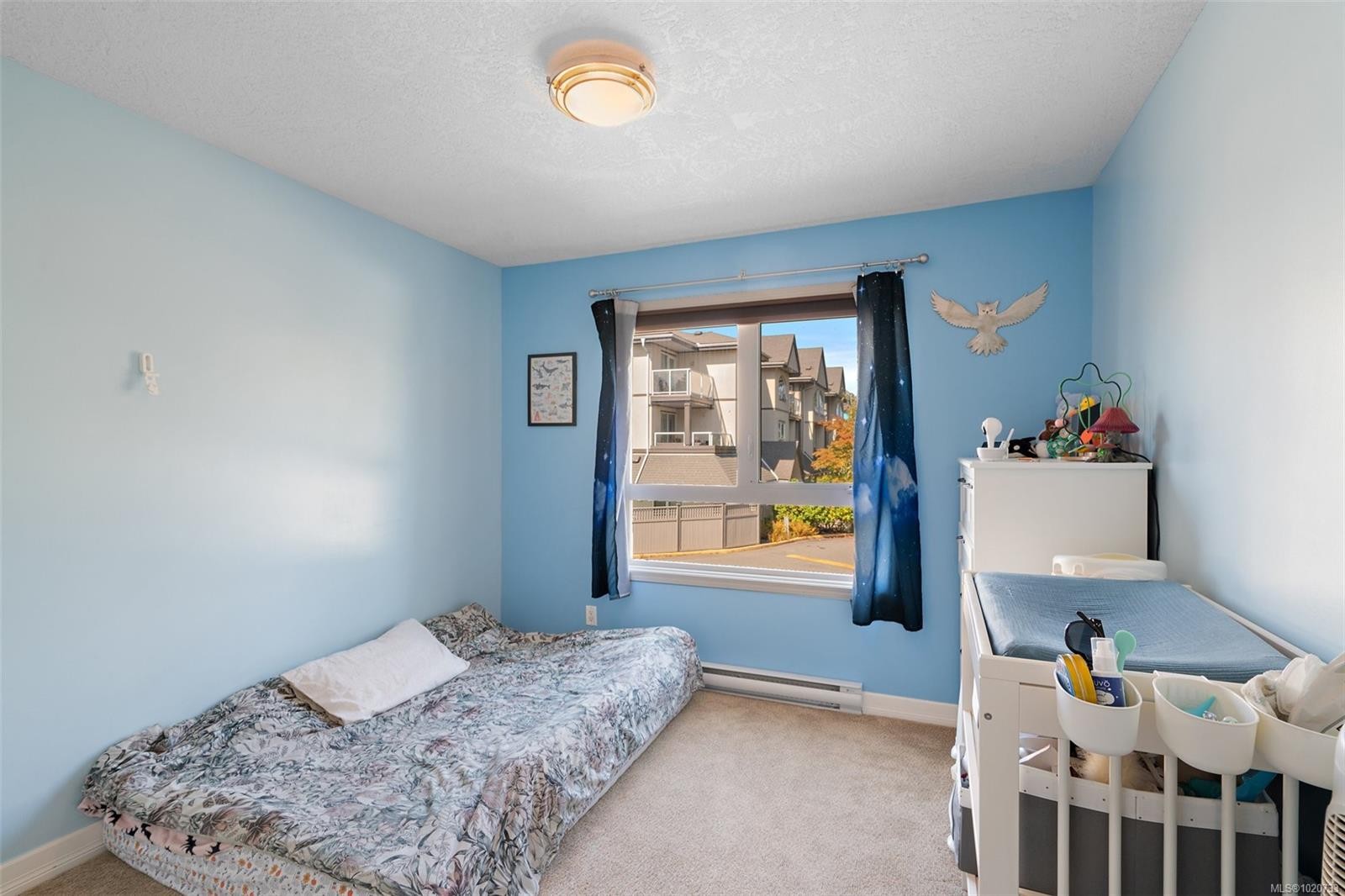 228-2245 James White Blvd, Sidney, BC - Indoor Photo Showing Bedroom