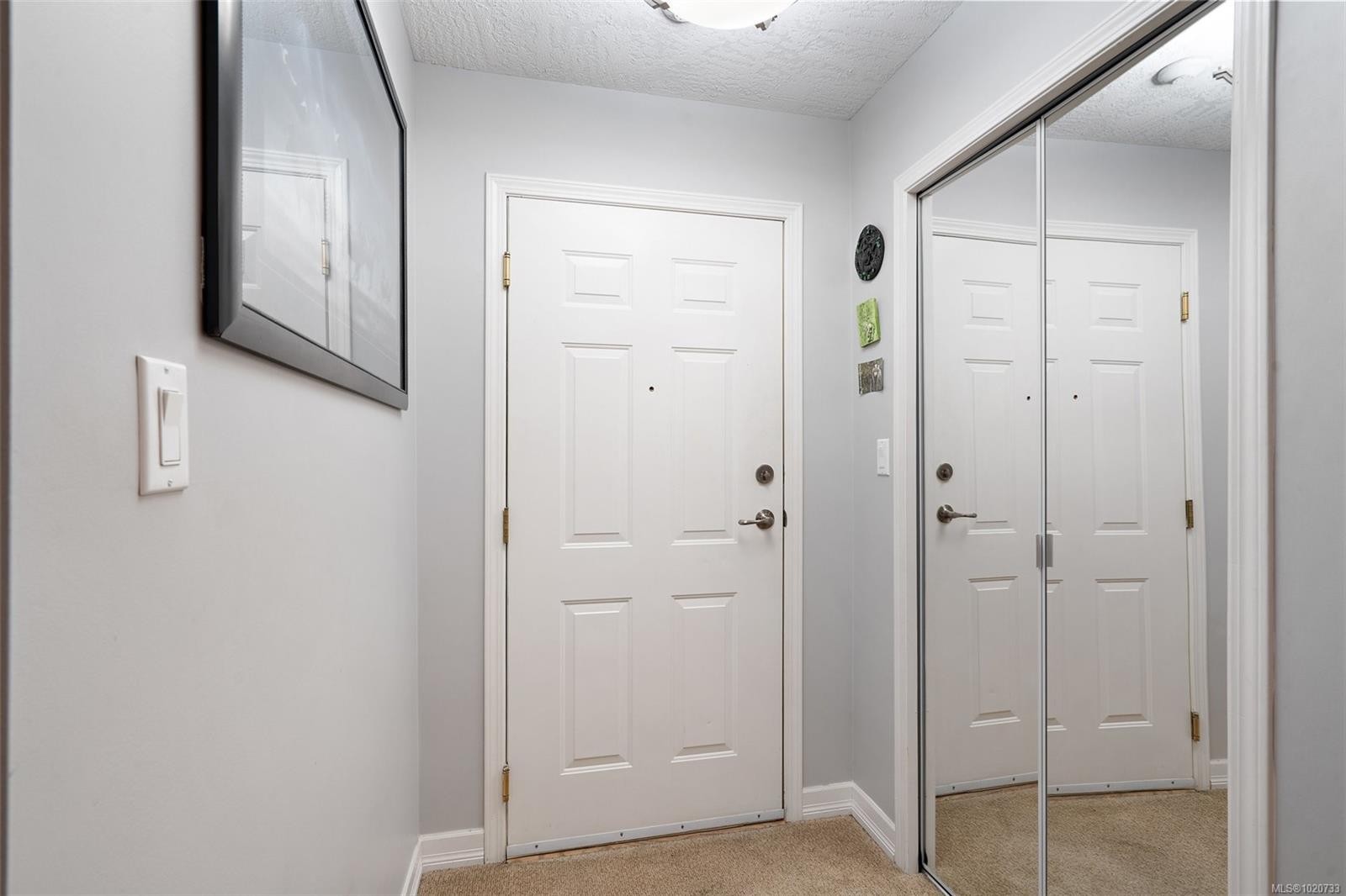 228-2245 James White Blvd, Sidney, BC - Indoor Photo Showing Other Room